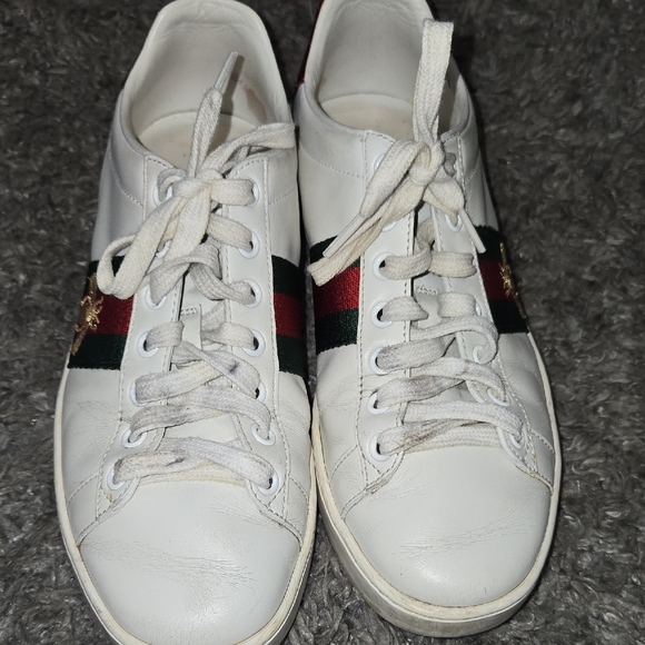 Gucci Women's White Sneakers with Red and Green Accents - Picture 4 of 11